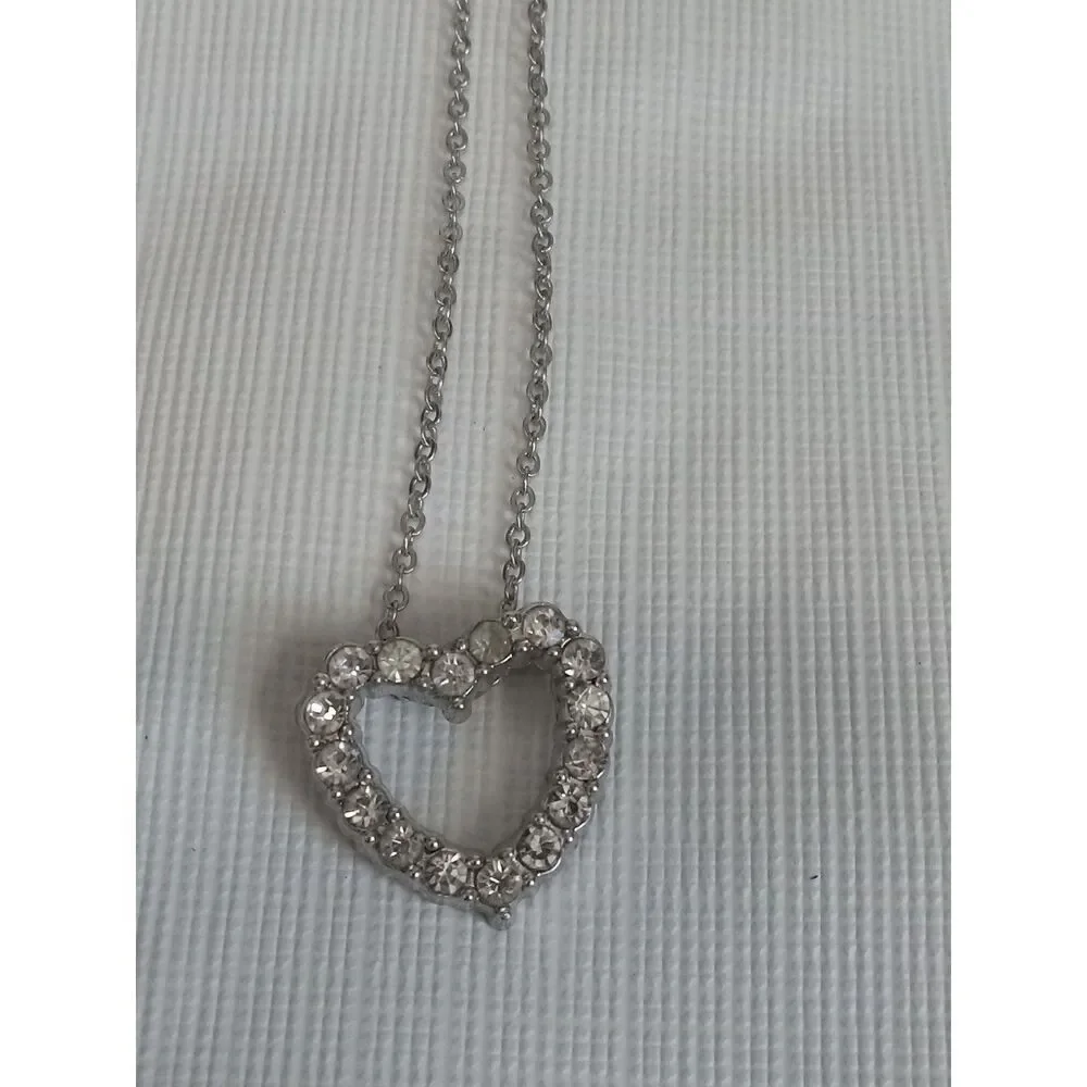 Small Rhinestone Encrusted Heart Shaped Pendant Silver Tone Lightweight Necklace